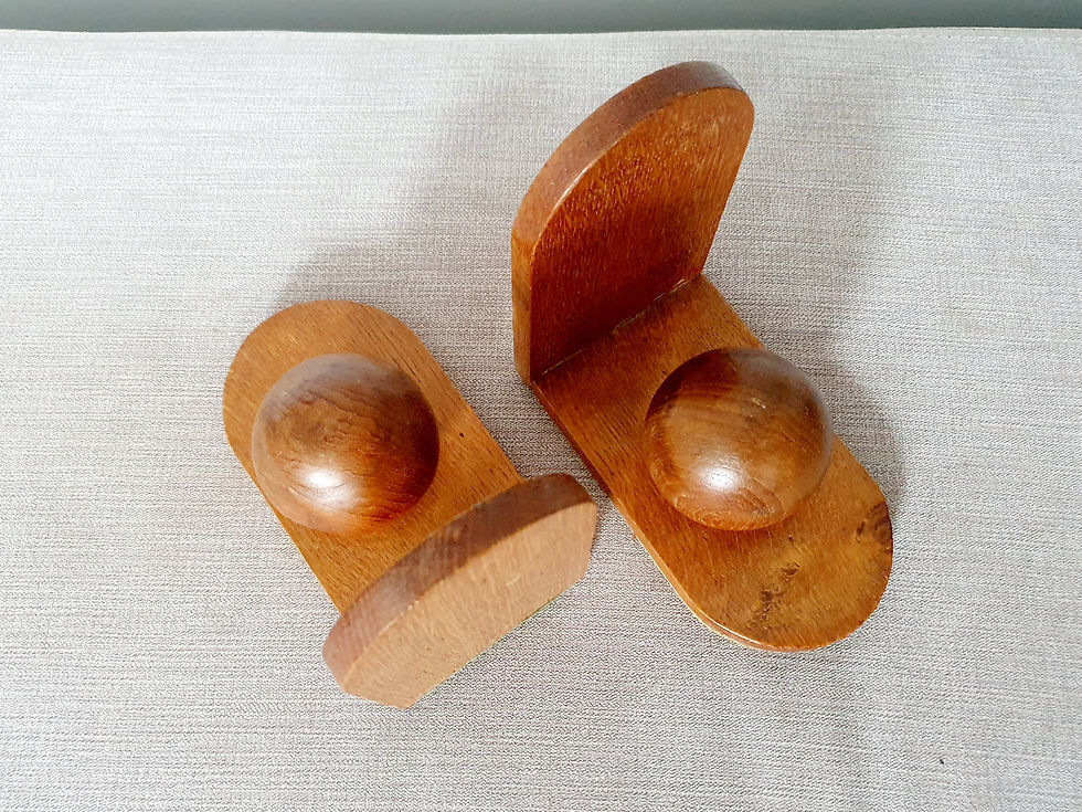 Thumbnail: Wooden Sphere Bookends