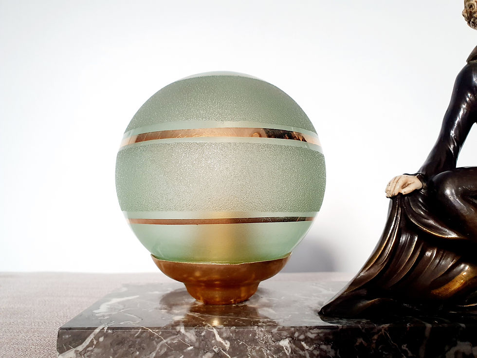 Thumbnail: Lady and Bird Lamp