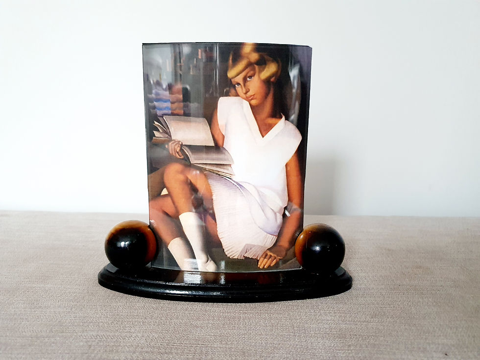 Thumbnail: Wooden Curved Photo Frame