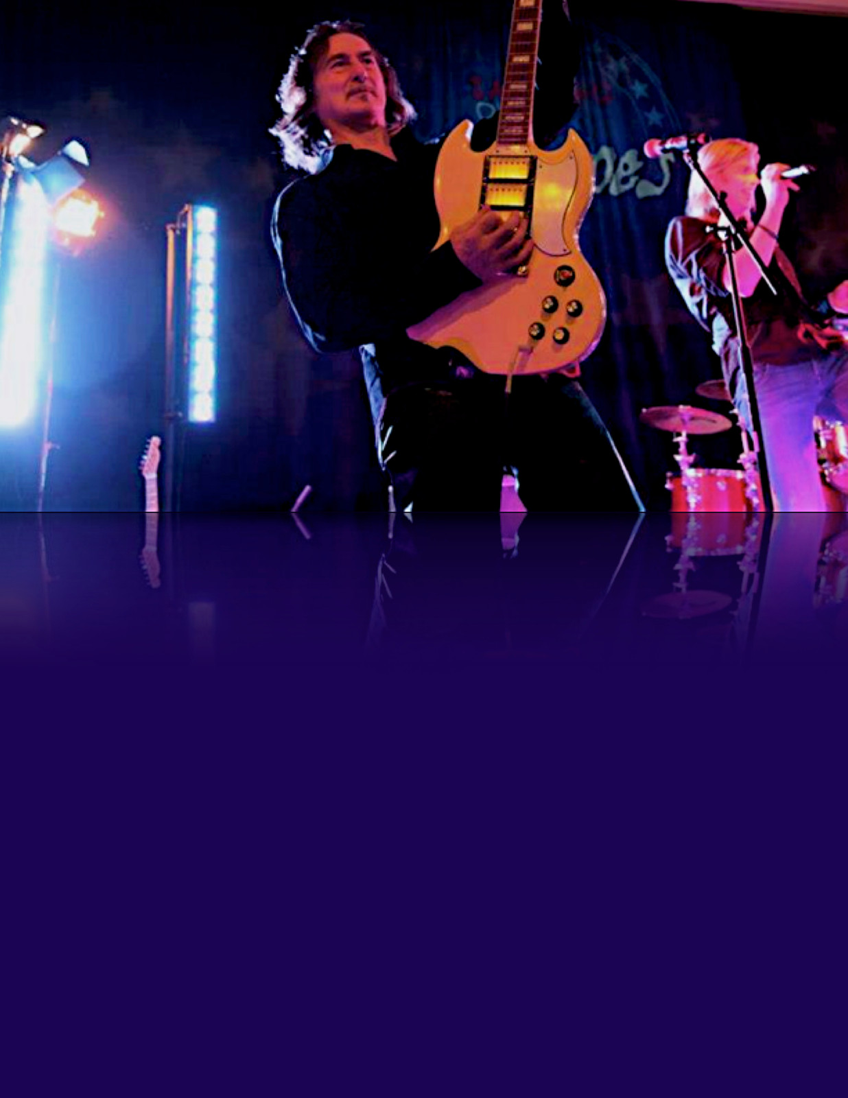 Barry Goudreau performing