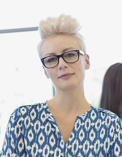 Vrouw met Patterned Shirt
