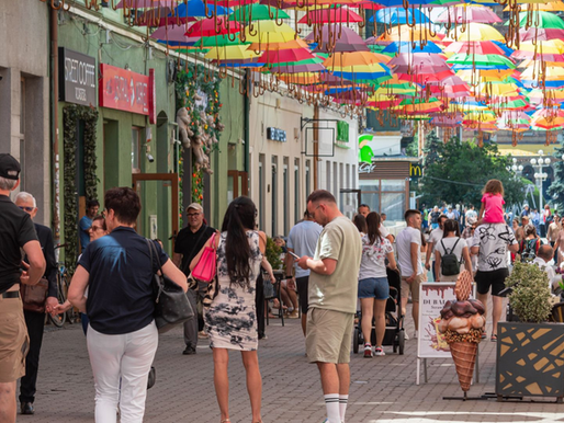 Pessimism-Driven Pragmatism: Romanians Are Recalibrating Life Around Uncertainty