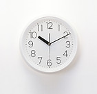 Horloge murale blanche