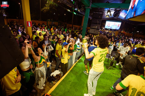 Rumo ao Hexa: Praça JK se consolida como reduto da torcida mineira para duelo decisivo entre Brasil e Haiti