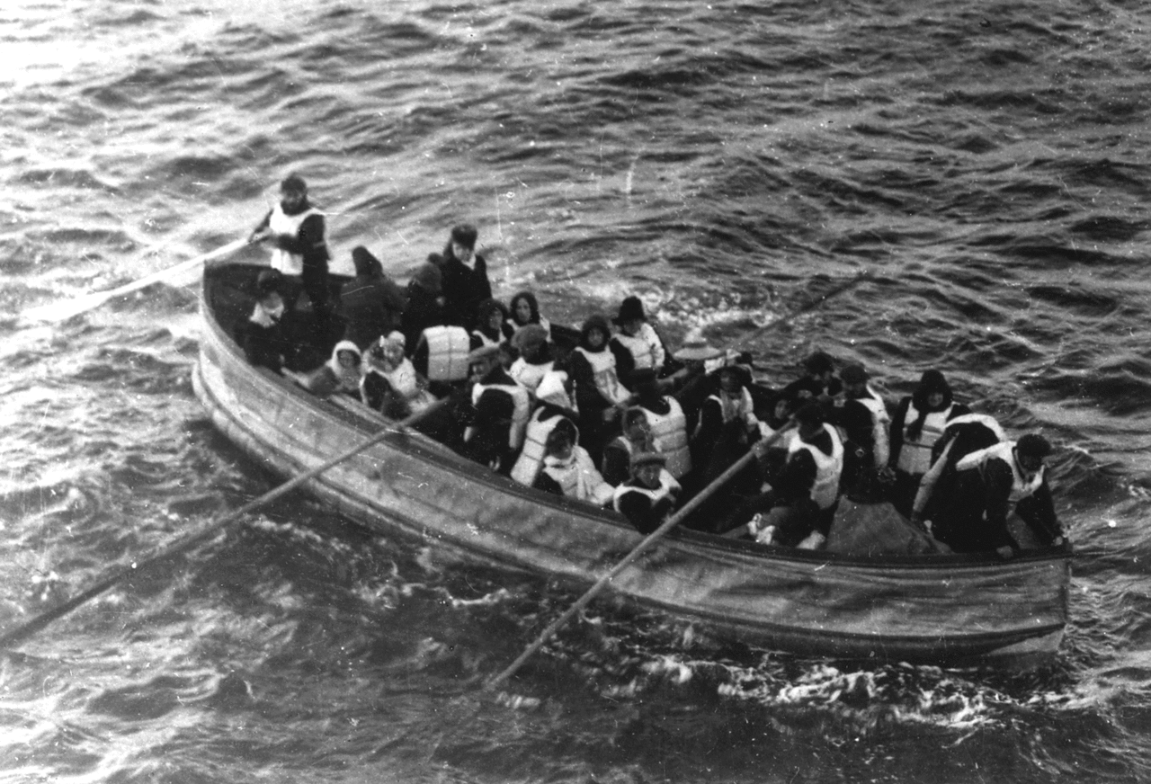 Titanic-lifeboat.gif