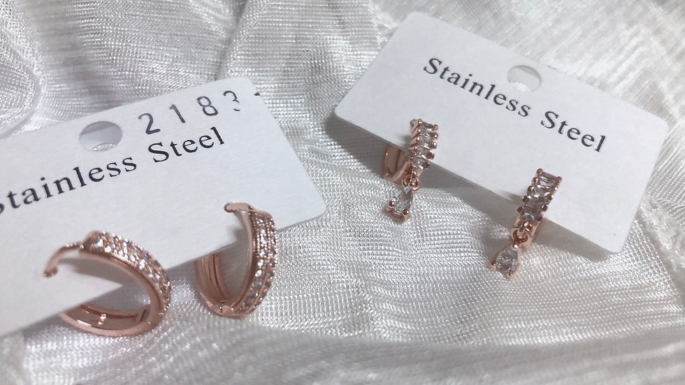 Miniatura: Arete dorado circulo con gotitas cristales