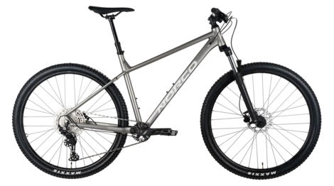 my22_storm_1_29_silver_silver_main-index_001.webp