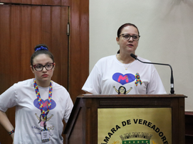 "Criando Laços com a Mary" usa a tribuna na Câmara para falar sobre o autismo