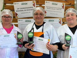 Merendeiras cachoeirenses conquistam 1º e 3º lugares em concurso regional da 24ª CRE