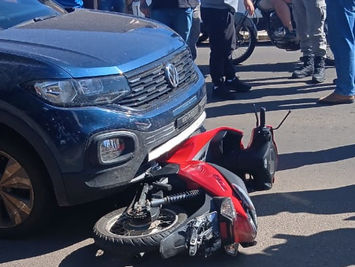 Idoso atropela motociclista e arrasta moto por mais de 1 km no Centro de Cachoeira do Sul