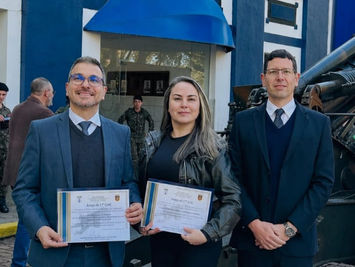 Policiais civis de Cachoeira do Sul recebem homenagem do 13º GAC