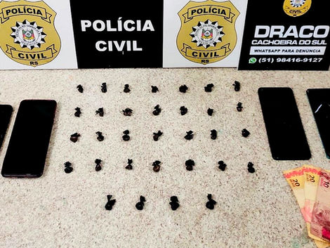 DRACO prende mulher em flagrante por tráfico de drogas no Beco dos Trilhos