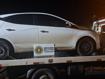 Brigada Militar recupera carro furtado e prende casal por receptação em Cachoeira do Sul
