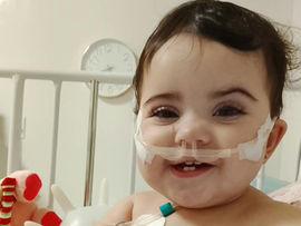 Bebê de 8 meses está em UTI de Santa Maria e família de Cachoeira pede ajuda para custear tratamento