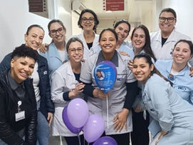 Higienizadora do HCB recebe Balão do Sucesso por gesto de acolhimento a acompanhante de paciente