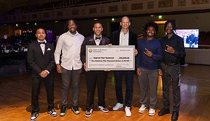 UH_IYT_Sneakerball_11_4_23_Doug_Cupid_Photography-83.jpg