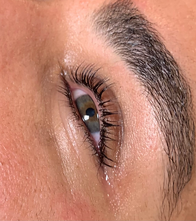rehaussemenbt-des-cils-homme-lavilladuregard