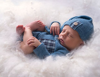 newbornphotoshoot1.jpg