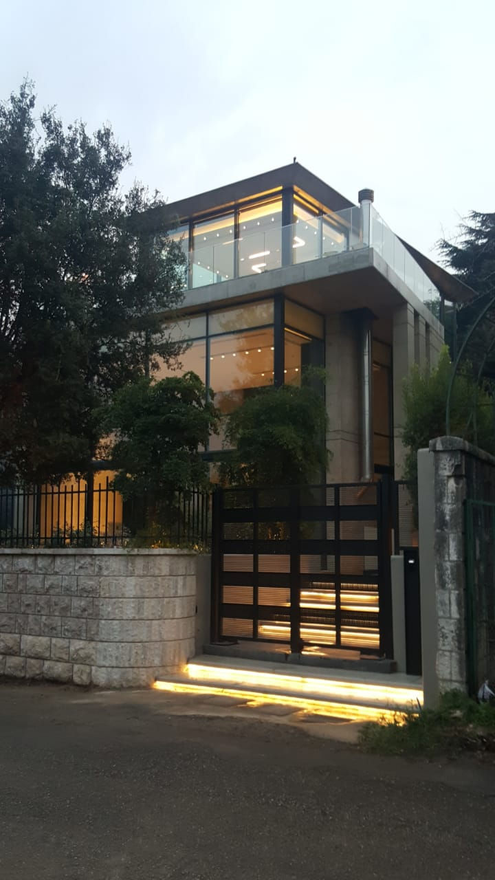 EXT.0