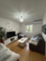 Apartman Niki nalazi se u naselju Tina u Trebinju, na adresi Cerska 9, i predstavlja idealan izbor za goste koji traže prostran i udoban smještaj u Trebinju. Zahvaljujući mirnoj lokaciji, velikoj kvadraturi i parking prostoru ispred objekta, apartman je pogodan za porodice, grupe prijatelja i sve posjetioce koji žele ugodan boravak u jednom od najljepših gradova Hercegovine.
Ovaj apartman površine 80 m² raspolaže sa dvije prostrane spavaće sobe, od kojih jedna sadrži manji bračni krevet, a druga veliki bračni krevet. Dodatni ležaj obezbijeđen je kroz kauč na razvlačenje, pa apartman može ugostiti do pet osoba. Gostima su na raspolaganju jedno kupatilo, dva balkona i parking prostor sa mogućnošću parkiranja više vozila. Prostran raspored i funkcionalno uređen enterijer čine Apartman Niki odličnim izborom za kraće i duže boravke u Trebinju.
Ključne informacije:
• Površina 80 m²
• Smještaj za do 5 osoba
• 2 prostrane spavaće sobe
• 2 balkona
• Parking za više vozila
• Mirna lokacija u naselju Tina