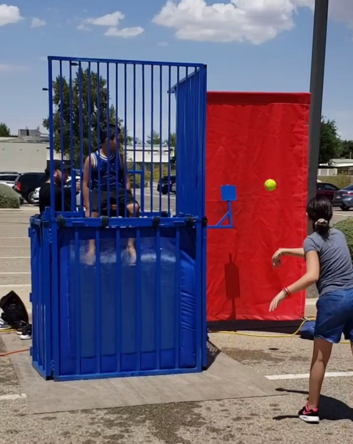 Dunk Tanks A Party Paradise