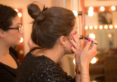 תמיד רצית לדעת איך להתאפר? בואי לסדנת איפור אישית