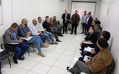Vereadores participam de reunião no Hospital Regional ´Dr. José de Simone Netto´