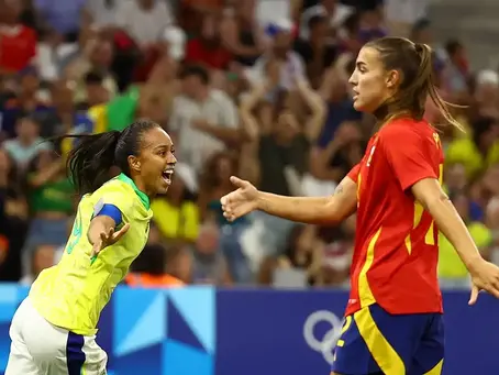 Com vitória sobre a campeã mundial Espanha, Brasil retorna à final feminina após 16 anos