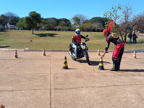Corpo de Bombeiros e Detran-MS lançam curso de pilotagem segura para mulheres
