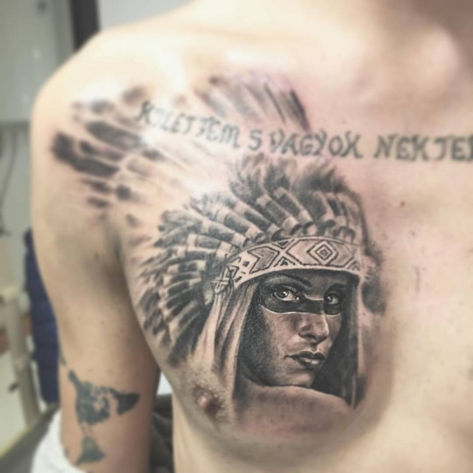 indianer-frau-tattoo-brust.jpg