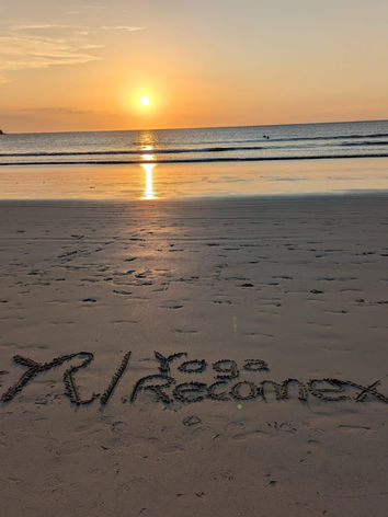 Paysage de coucher de soleil en mer d'Iroise propice à la reconnexion à soi