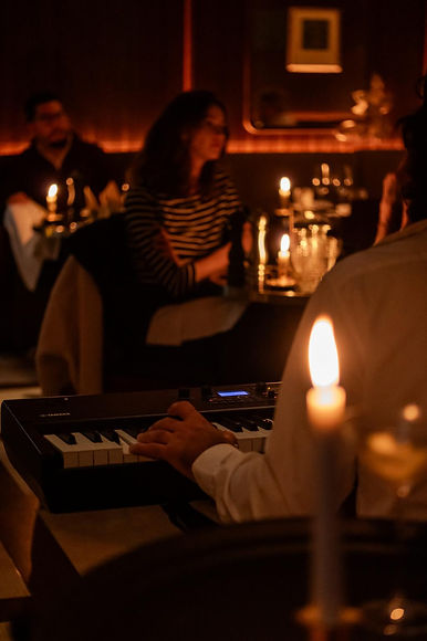 piano et bougies_edited.jpg