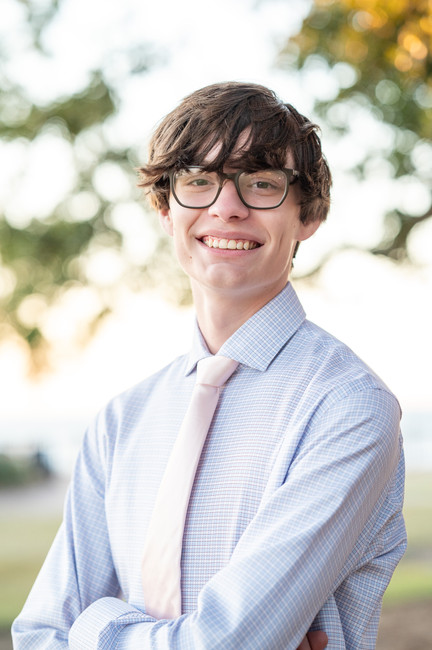 Senior portraits at the Grand Hotel in Fairhope Alabama for Daphne High School senior