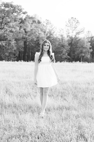 Senior Portrait Session in a field | April Grayson Photography | Mobile AL Photographer