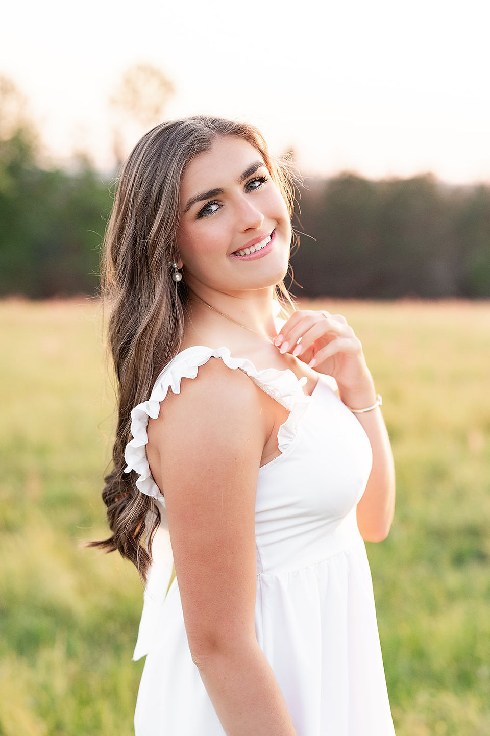 Senior Portrait Session in a field | April Grayson Photography | Mobile AL Photographer