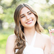 Why You Need to Book Your Senior Portraits NOW!!