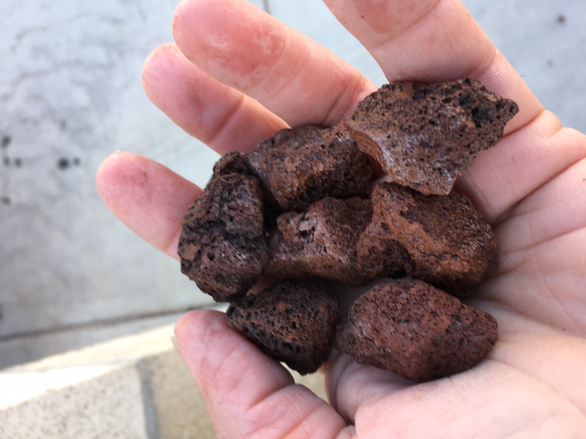 3/4" Red Lava Rock