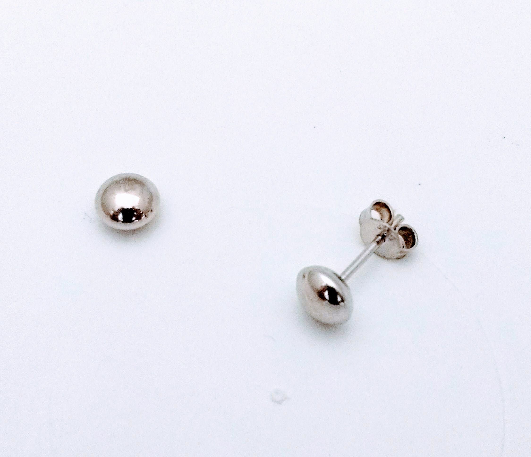 Σκουλαρίκια