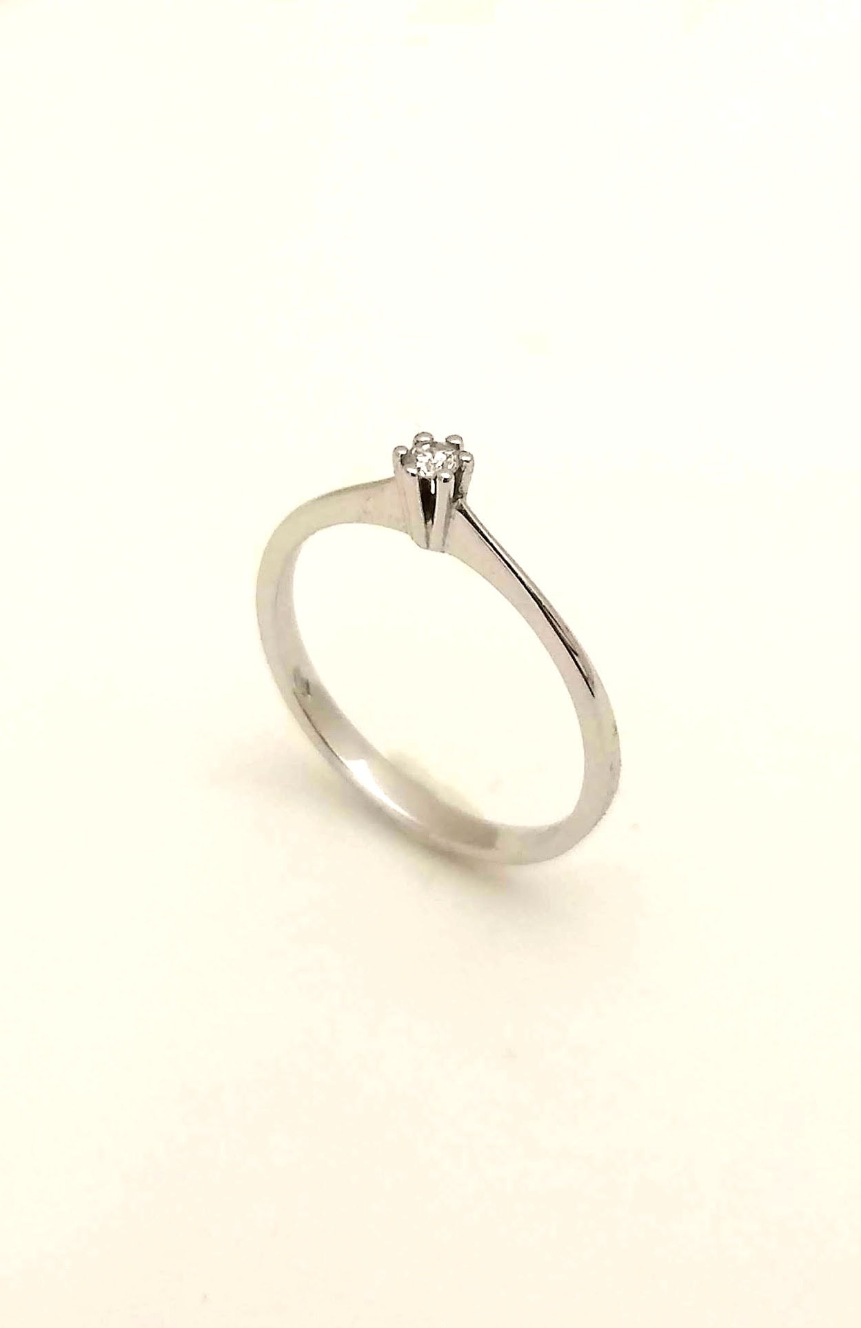 Μονόπετρο δαχτυλίδι με διαμάντι