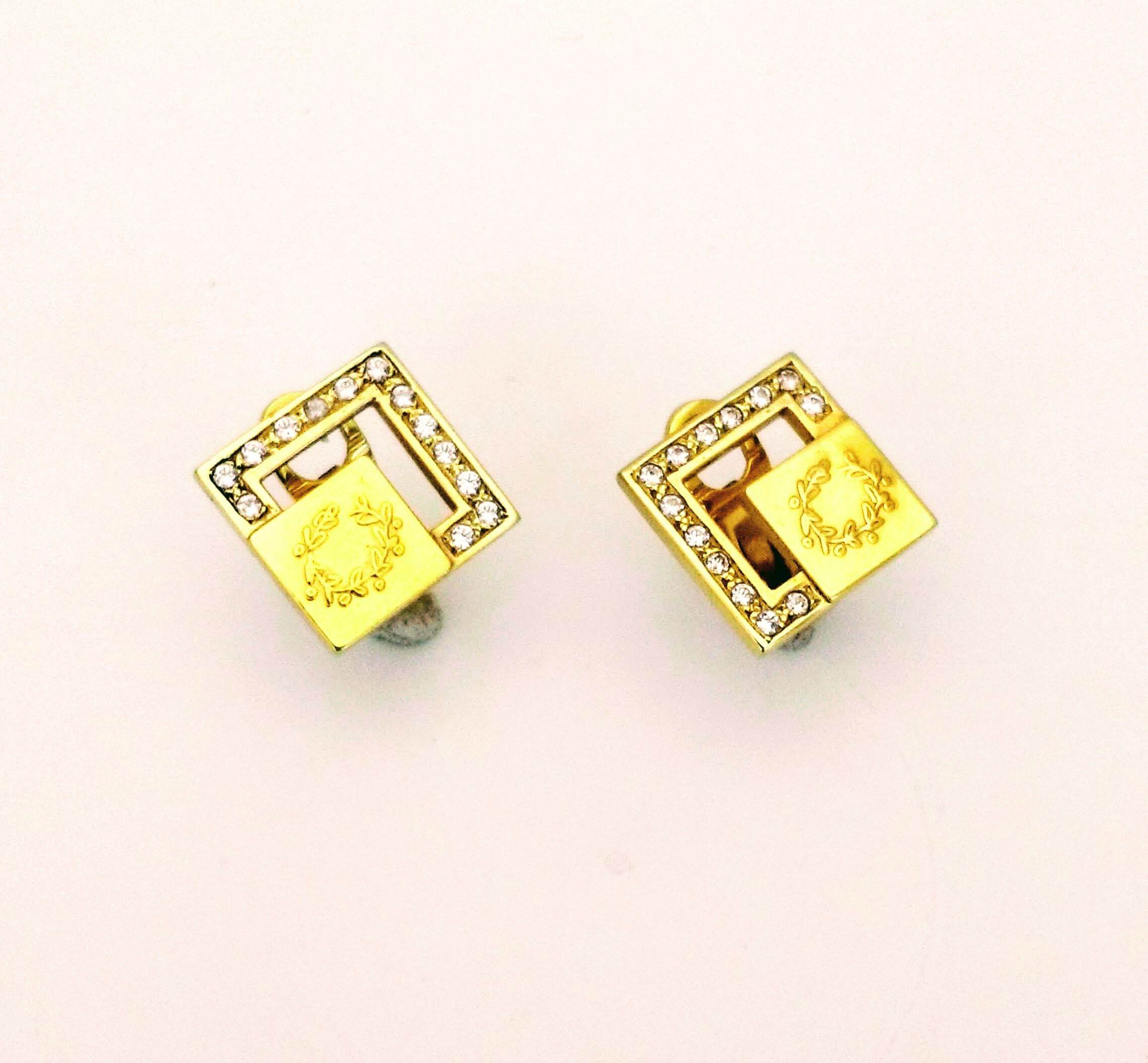 Σκουλαρίκια