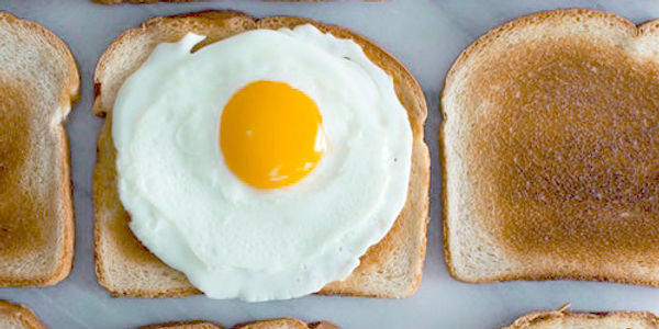 Tostadas con Sunny Side Up