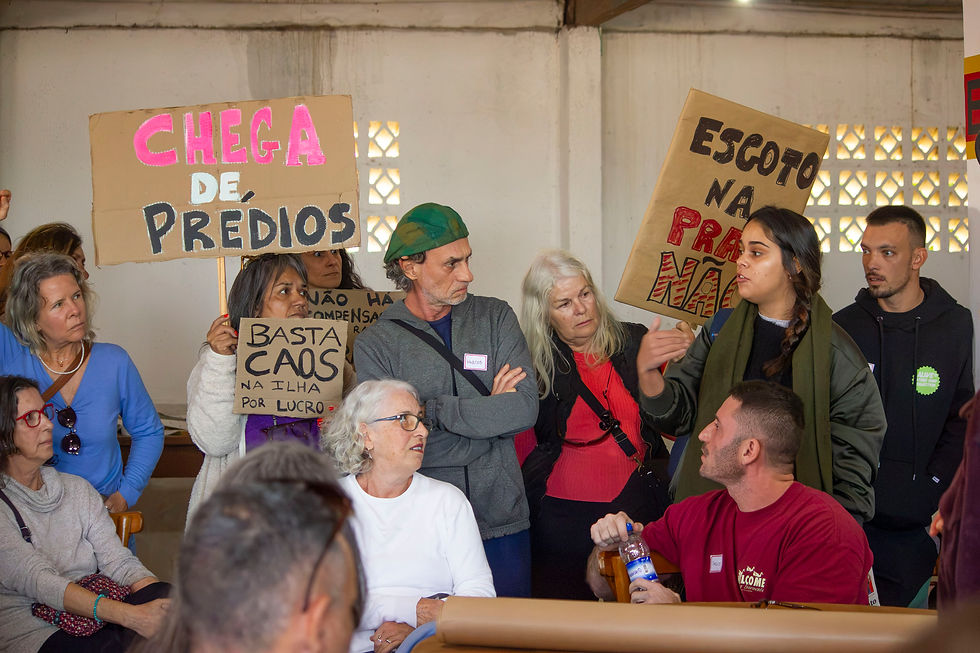 A manifestação também adentrou o Conselho
