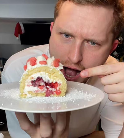 Bûche Framboise-Litchi-Rose