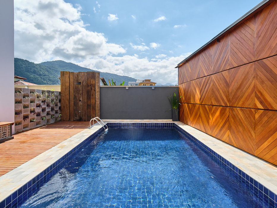 Piscina do edifício Sole Residence