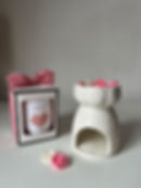 Eternal Love gift set with a valentine candle ‘Eternal Love’ in a pink bow box, plus a pink and white wax melt paired with a wax melt burner.