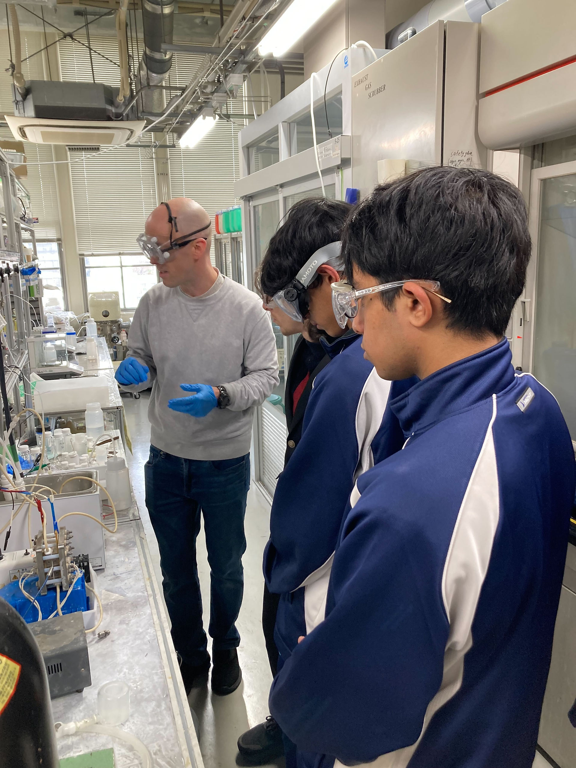 Inside the Lab: Hands‑On Exposure to Advanced Research Tools