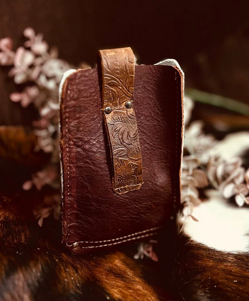 Thumbnail: Cowhide Belt Loop Cell Phone Holder