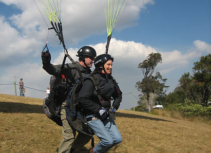 Tandem Paragliding with Paratech Paragliding Queensland Learning to fly paragliders with Paratech Paragliding Queensland #learntoparaglide #learntoflyparagliders #paraglidingqueensland #paraglidingbrisbane #paraglidingaustralia #paraglide #paragliding #paraglidinggoldcoast #tamborinemountain #skysports #rosinslookout #paratechparagliding #paraglidingcanungra