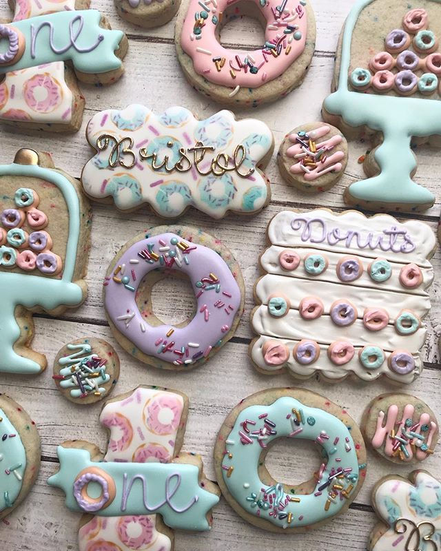 Donut grow up is a very trendy birthday