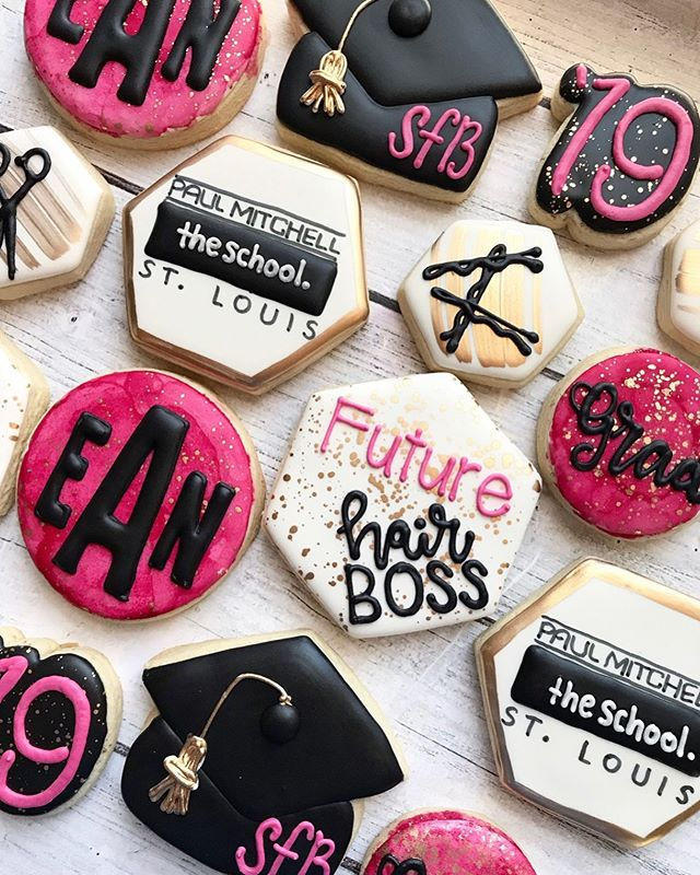 Another fun graduation set 🖤💇♀️🖤💇♀